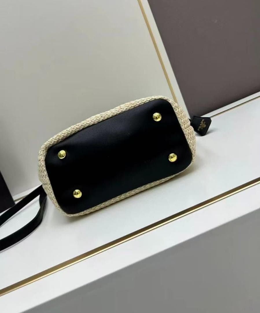 PRADA 美品 かごバッグノベルティ レディース トートバッグ