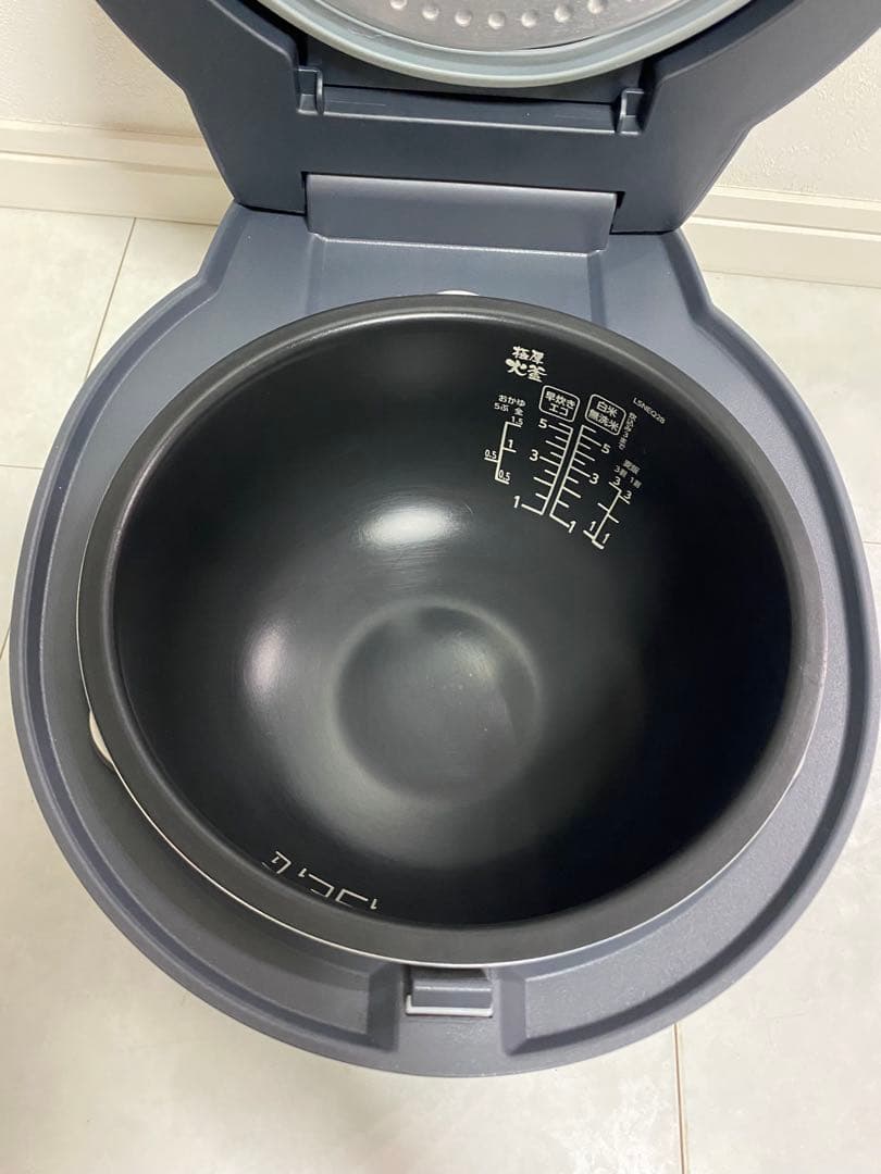 【美品】アイリスオーヤマ IH炊飯器 5.5合 RC-ISA50AZ-HA