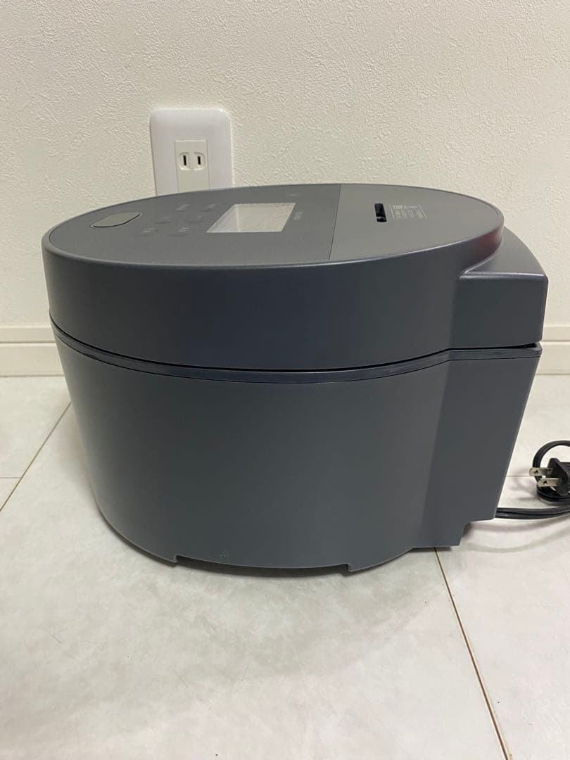 【美品】アイリスオーヤマ IH炊飯器 5.5合 RC-ISA50AZ-HA
