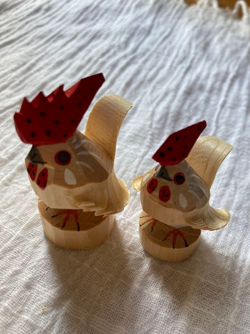 伝統　笹野彫　木製鶏の彫刻（2体セット）