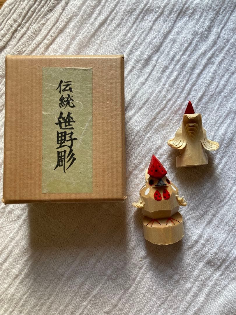 伝統　笹野彫　木製鶏の彫刻（2体セット）