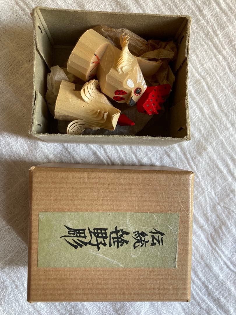 伝統　笹野彫　木製鶏の彫刻（2体セット）