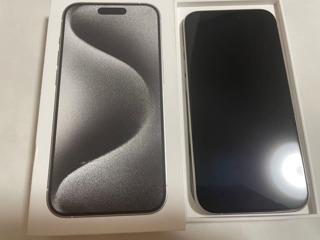 iPhone 15 pro 128GB ホワイトチタニウム　バッテリー最大91%