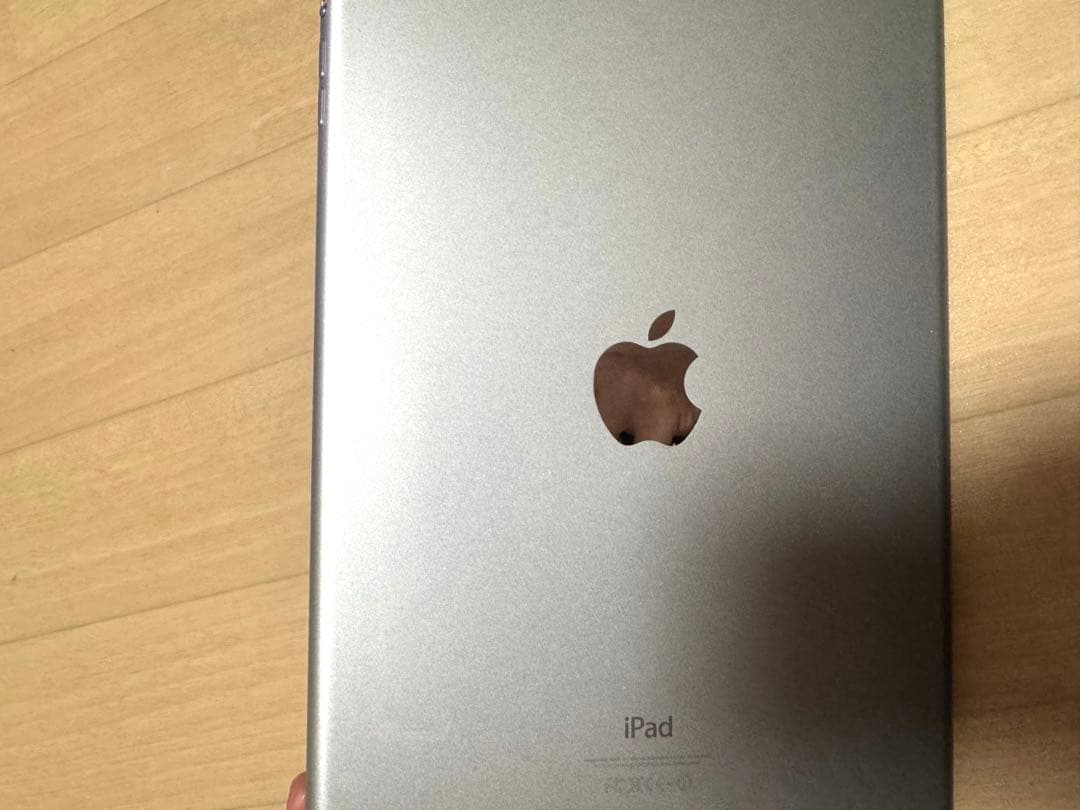 iPad Air 第一世代　Wi-Fi silver 128G