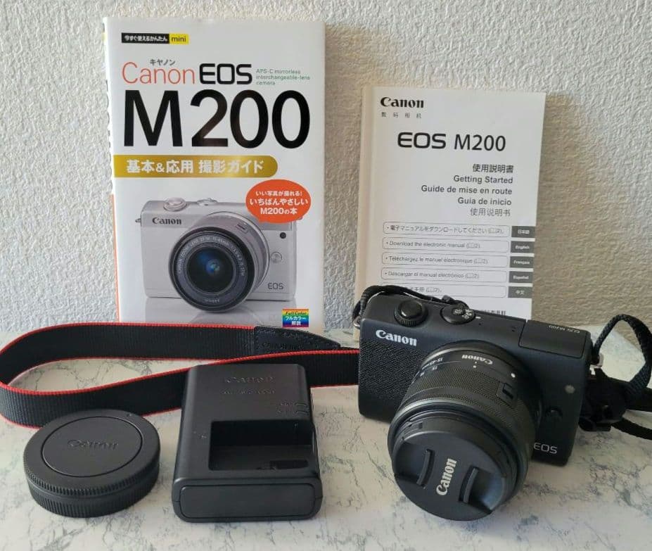 EOS M200ミラーレス一眼カメラ