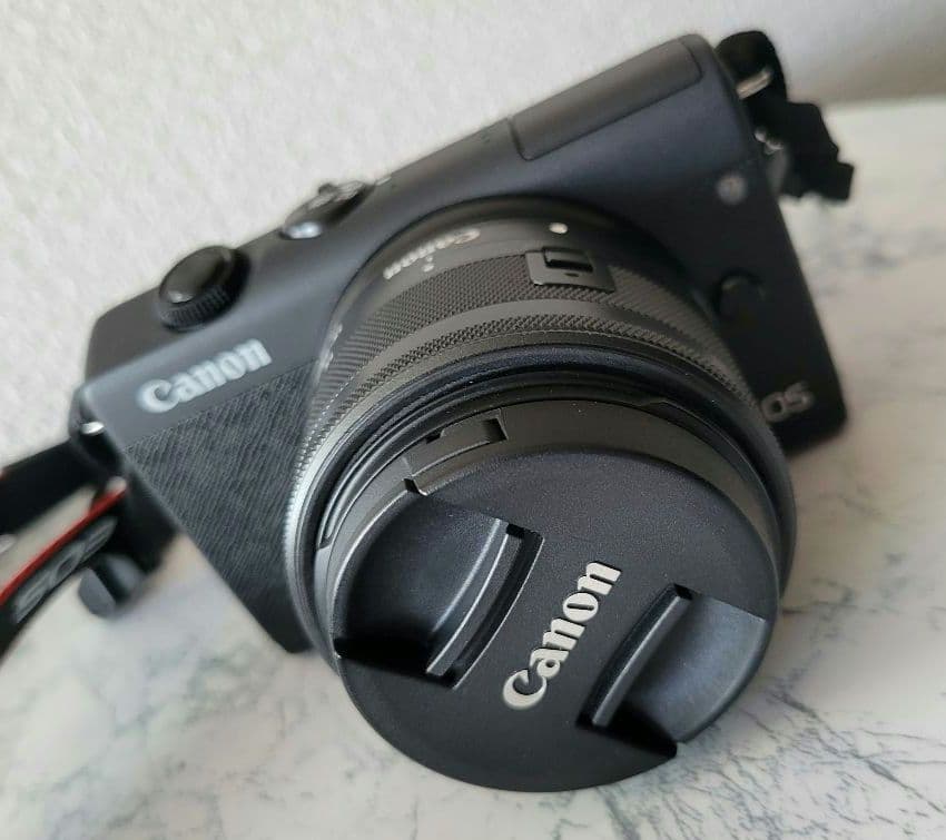 EOS M200ミラーレス一眼カメラ