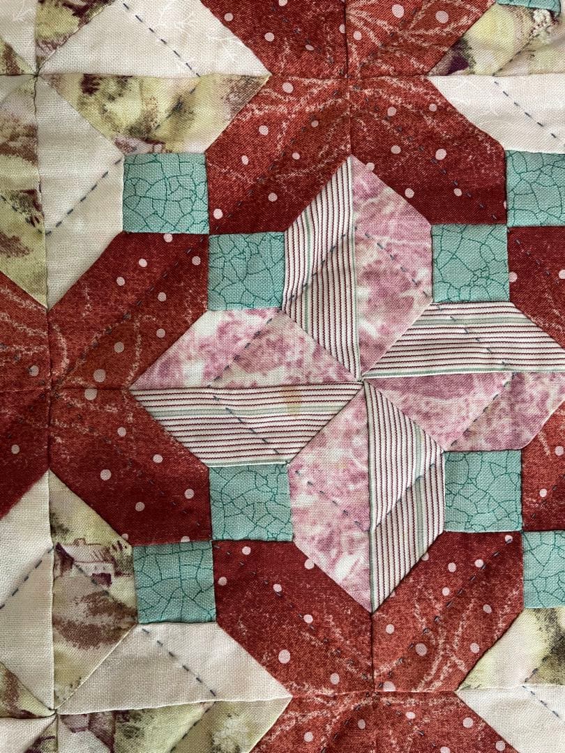 パッチワーク　キルト　タペストリー