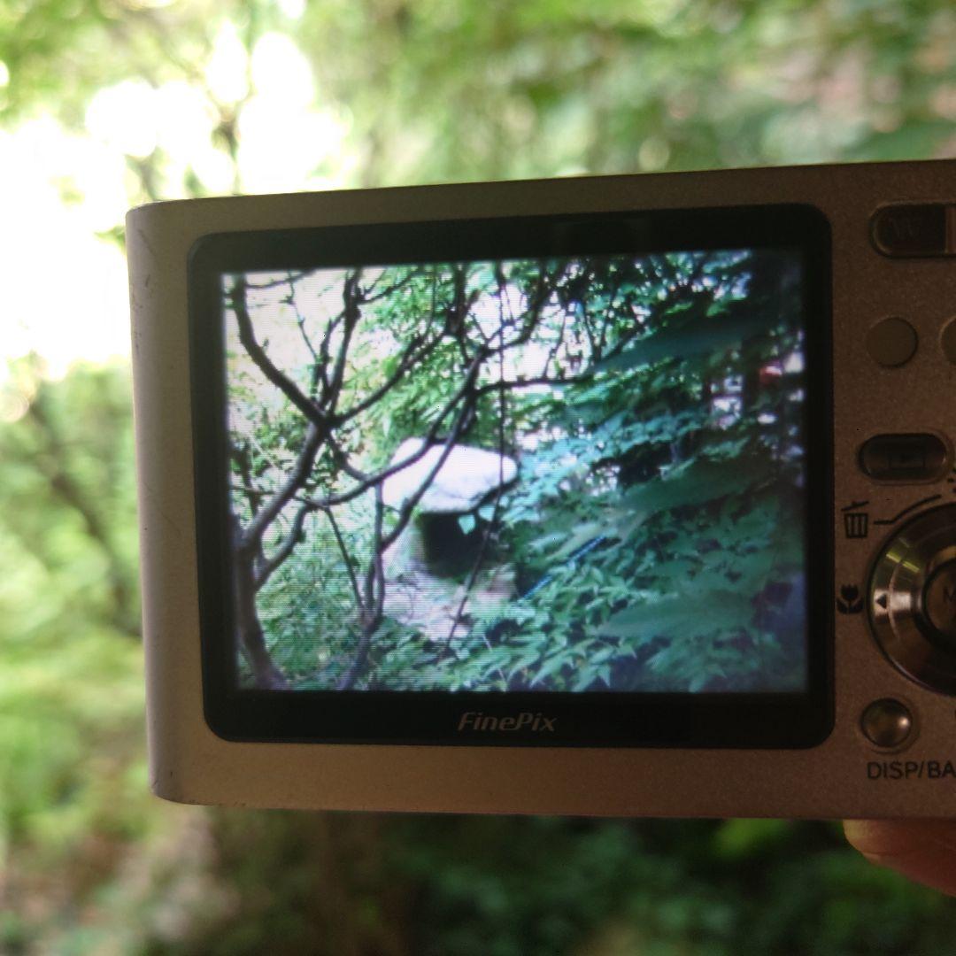 Fujifilm FinePix Z2・メタリックレッド デジタルカメラ