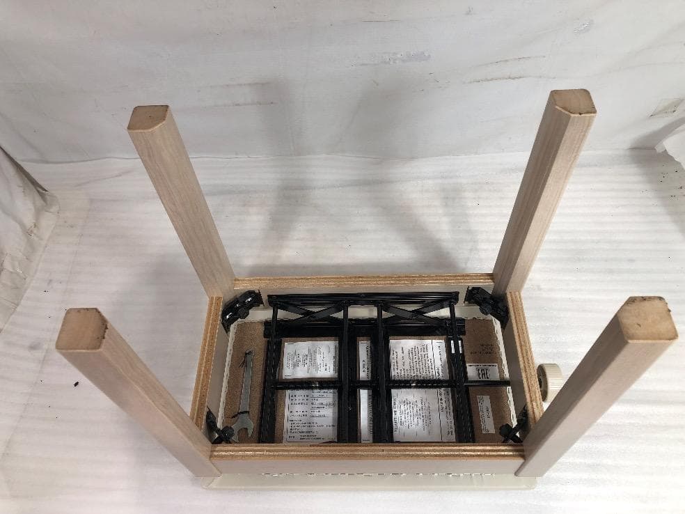 ※84890※YAMAHAピアノ椅子　BC-205WA（ホワイト）★送料無料