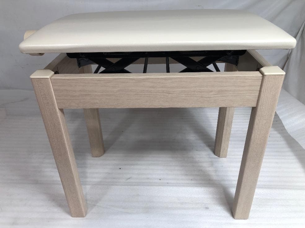 ※84890※YAMAHAピアノ椅子　BC-205WA（ホワイト）★送料無料