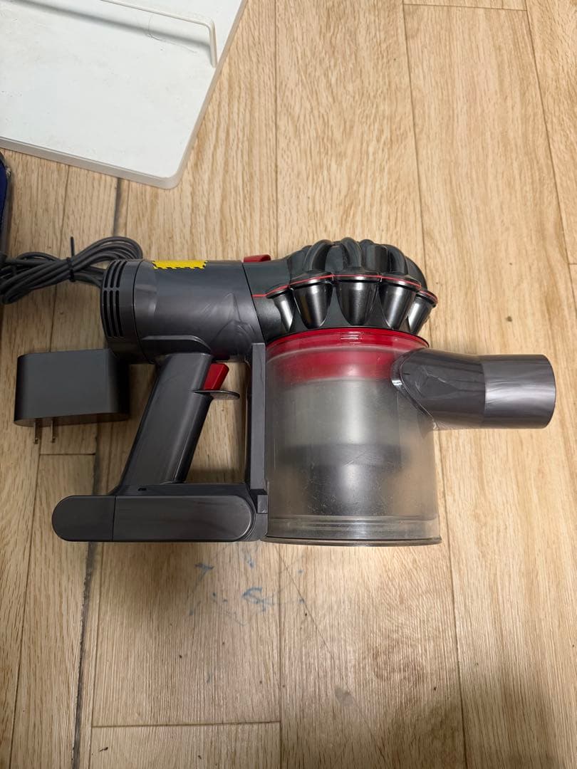 Dyson V6 コードレス掃除機 /SV11 スタンド付 動作確認済