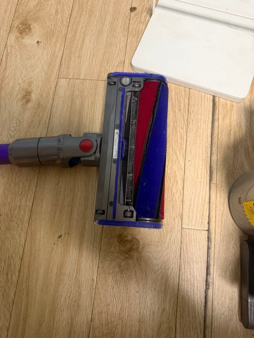 Dyson V6 コードレス掃除機 /SV11 スタンド付 動作確認済