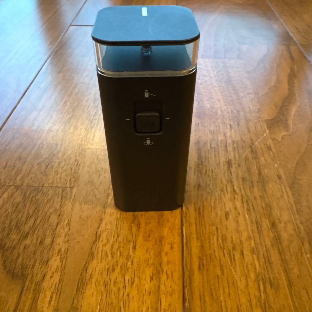 ミ*ー様 ロボット掃除機本体 ブラック 充電スタンド　電池式センサー付属