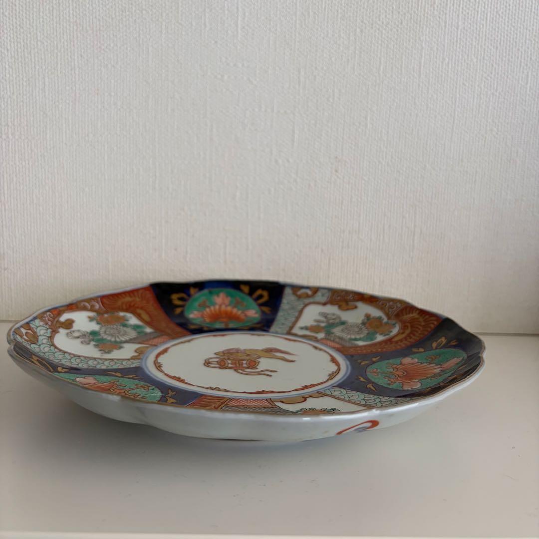 【D】伊万里様式 色絵 金彩 七寸皿 宝尽くし 輪花 1枚Imari Plate