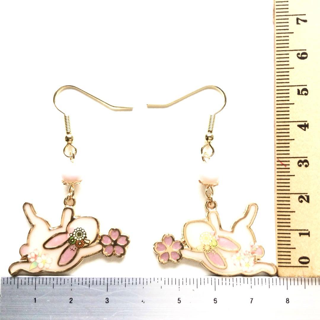 和風　桜の花　白ウサギフレーム　ピアス　¥890