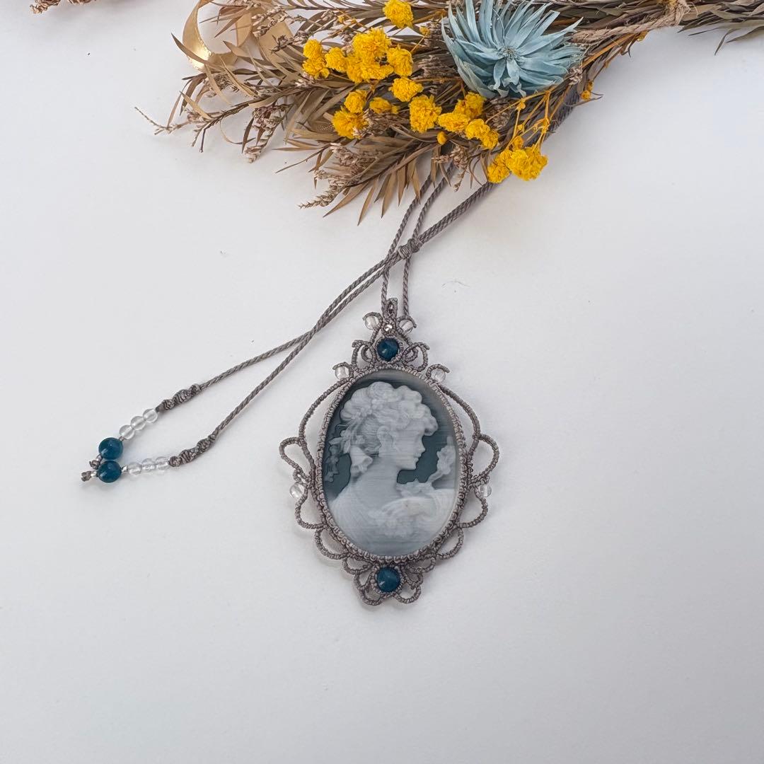 【天使】ガラスカメオ風×アパタイト×アクアマリンのマクラメネックレス