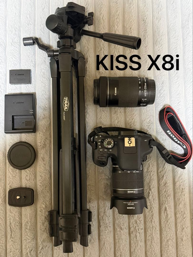 Canon EOS Kiss X8i デジタル一眼レフカメラ 三脚付き