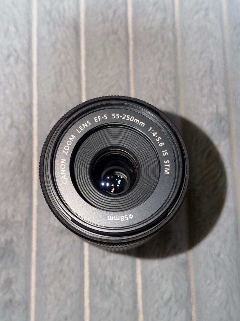 Canon EOS Kiss X8i デジタル一眼レフカメラ 三脚付き