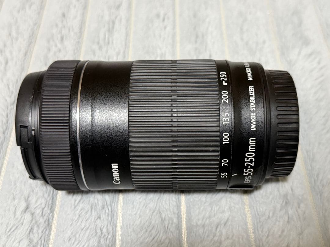 Canon EOS Kiss X8i デジタル一眼レフカメラ 三脚付き