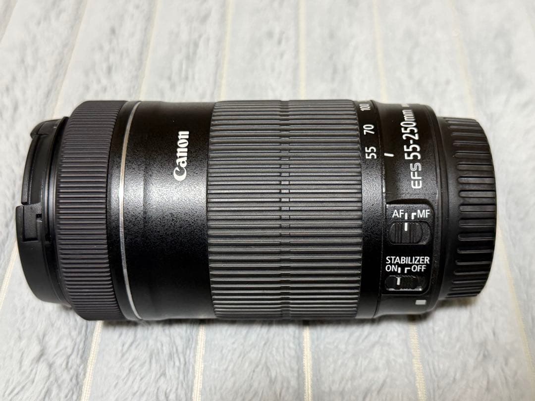 Canon EOS Kiss X8i デジタル一眼レフカメラ 三脚付き