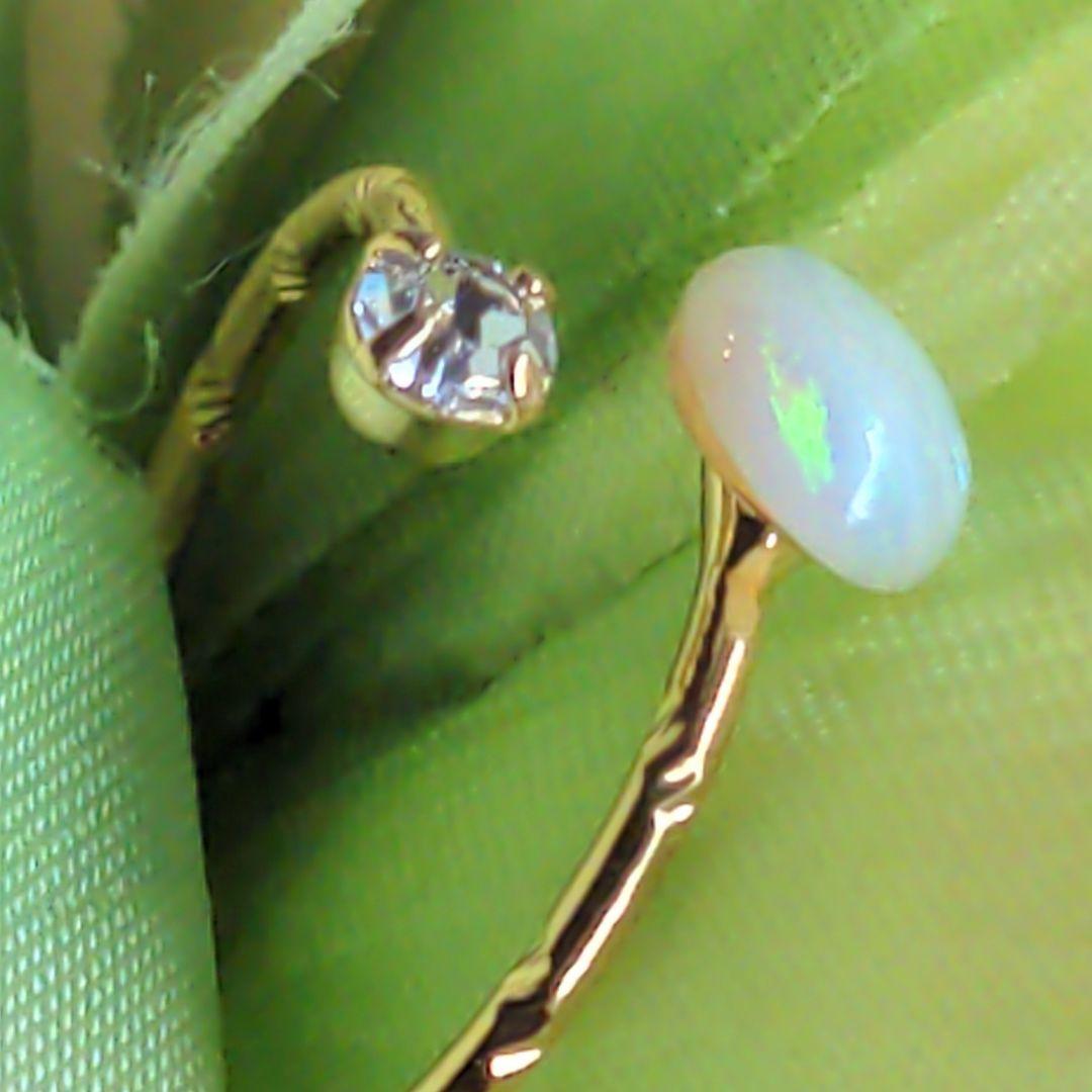 新品　16kgp　天然石ホワイトオパールフォークリング指輪　フリーサイズ