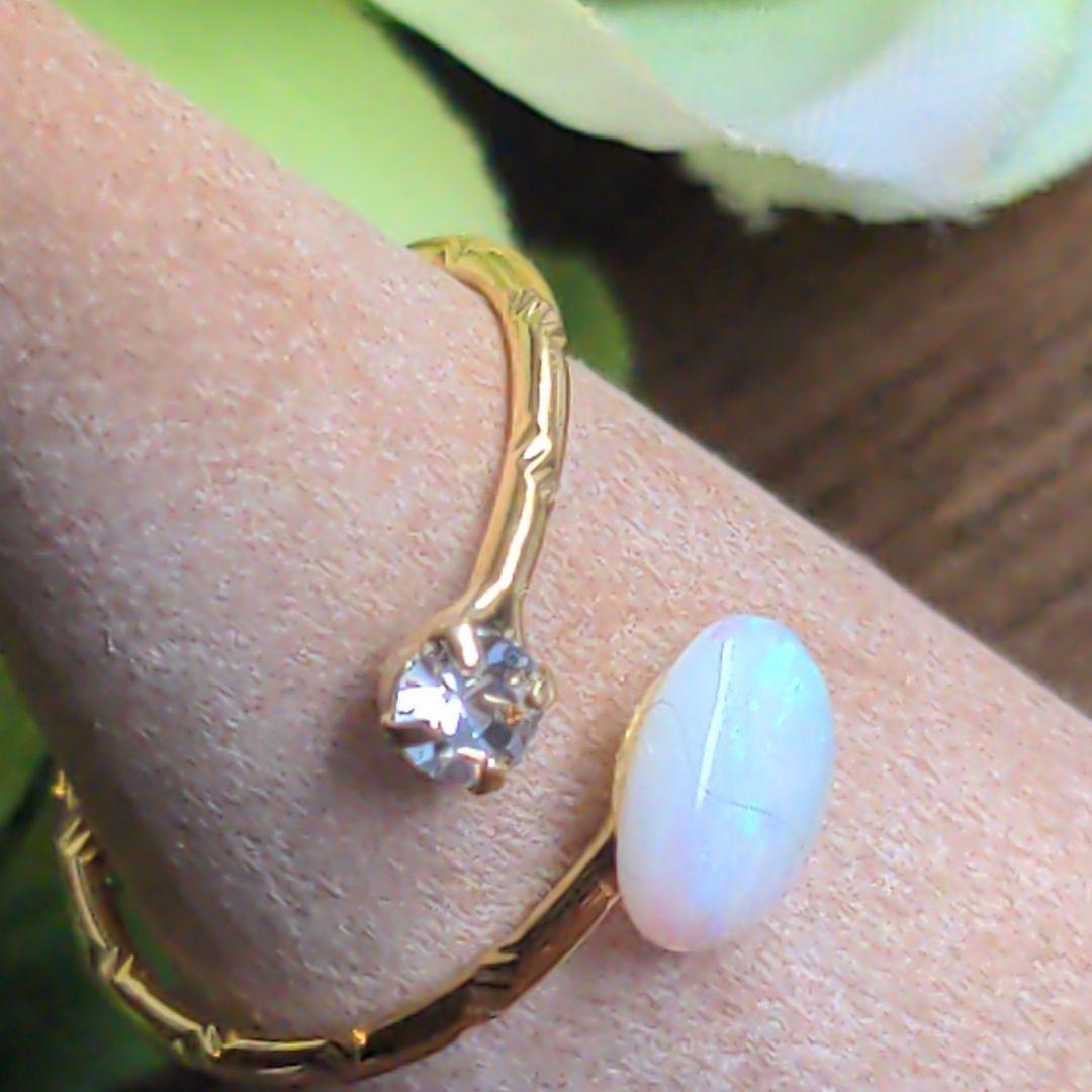 新品　16kgp　天然石ホワイトオパールフォークリング指輪　フリーサイズ