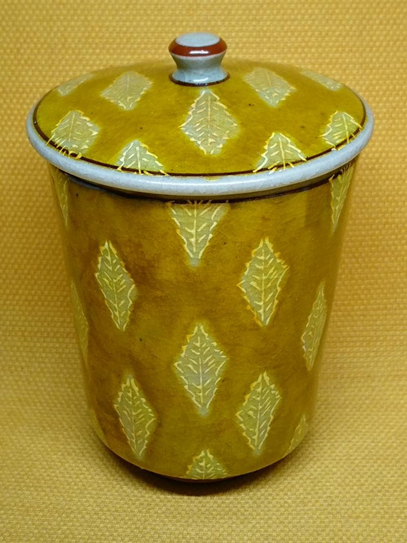【美品】九谷　金彩　湯呑　カップ　置物　インテリア　工芸品　美術品　A1372