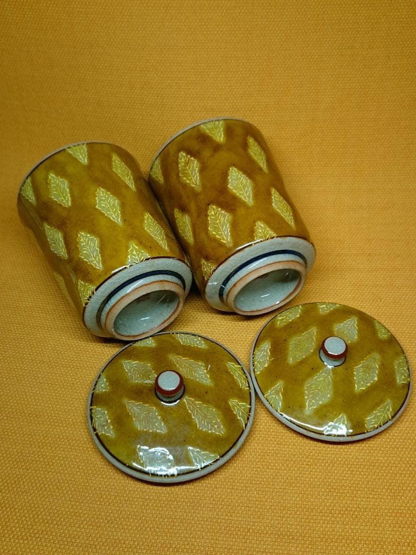 【美品】九谷　金彩　湯呑　カップ　置物　インテリア　工芸品　美術品　A1372