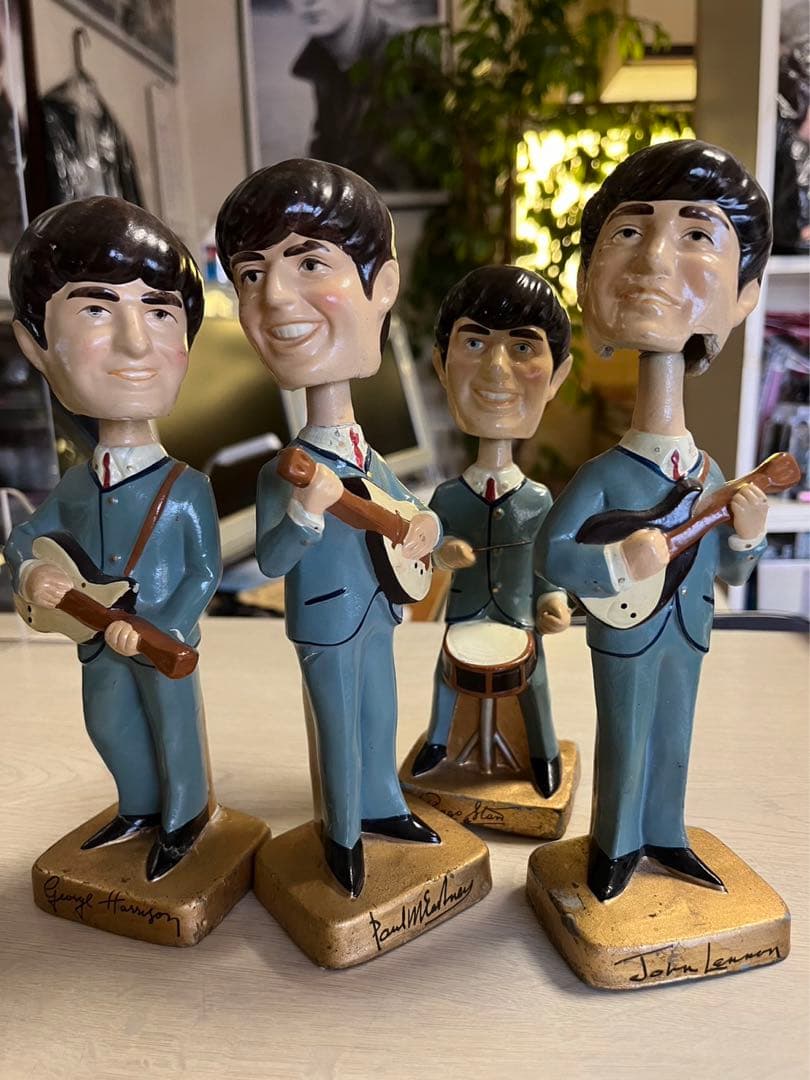 ビートルズBeatles フィギュア首振り人形ボブルヘッド