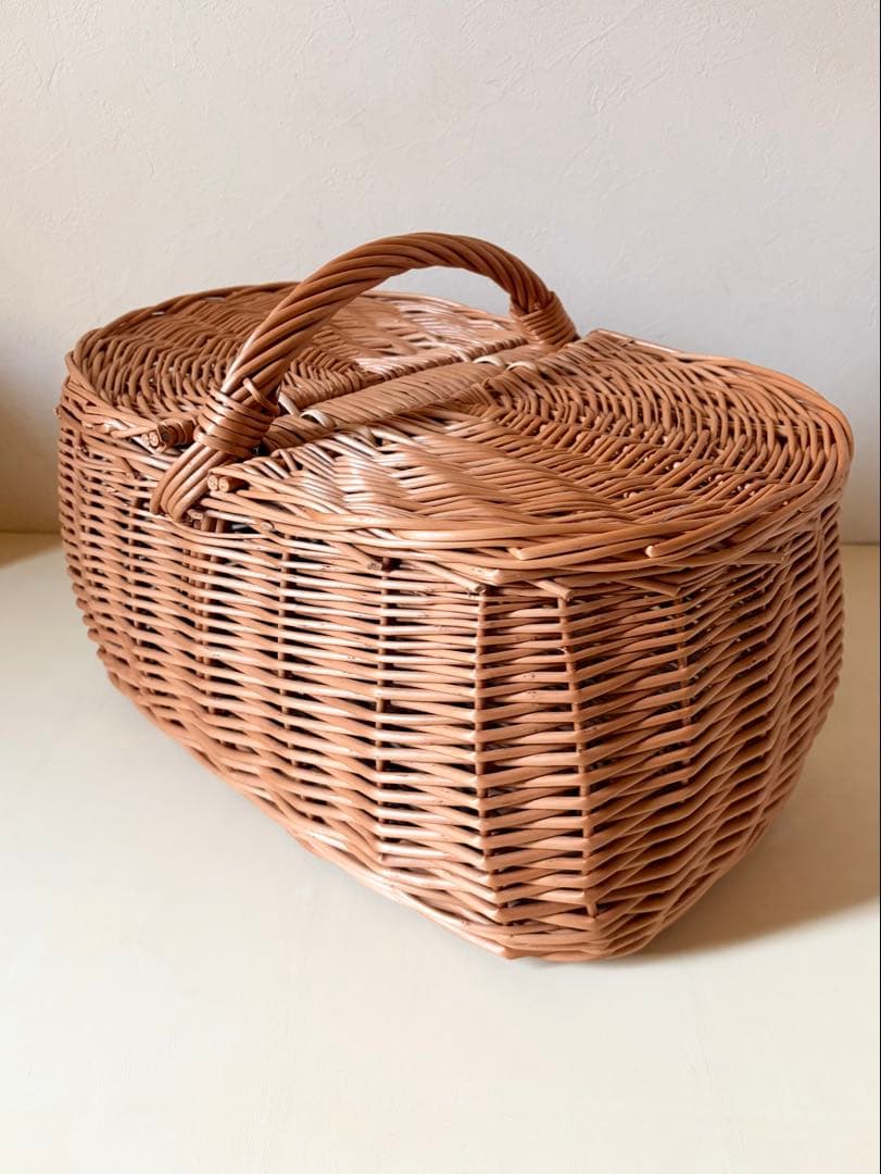 匿名配送 大きい蓋付きオーバルバスケット ピクニックバスケット 東欧雑貨