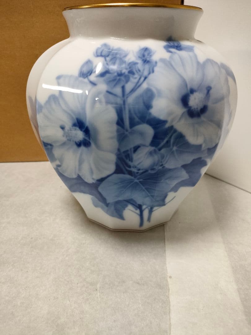 大倉陶園　花器　花瓶　花柄　金縁