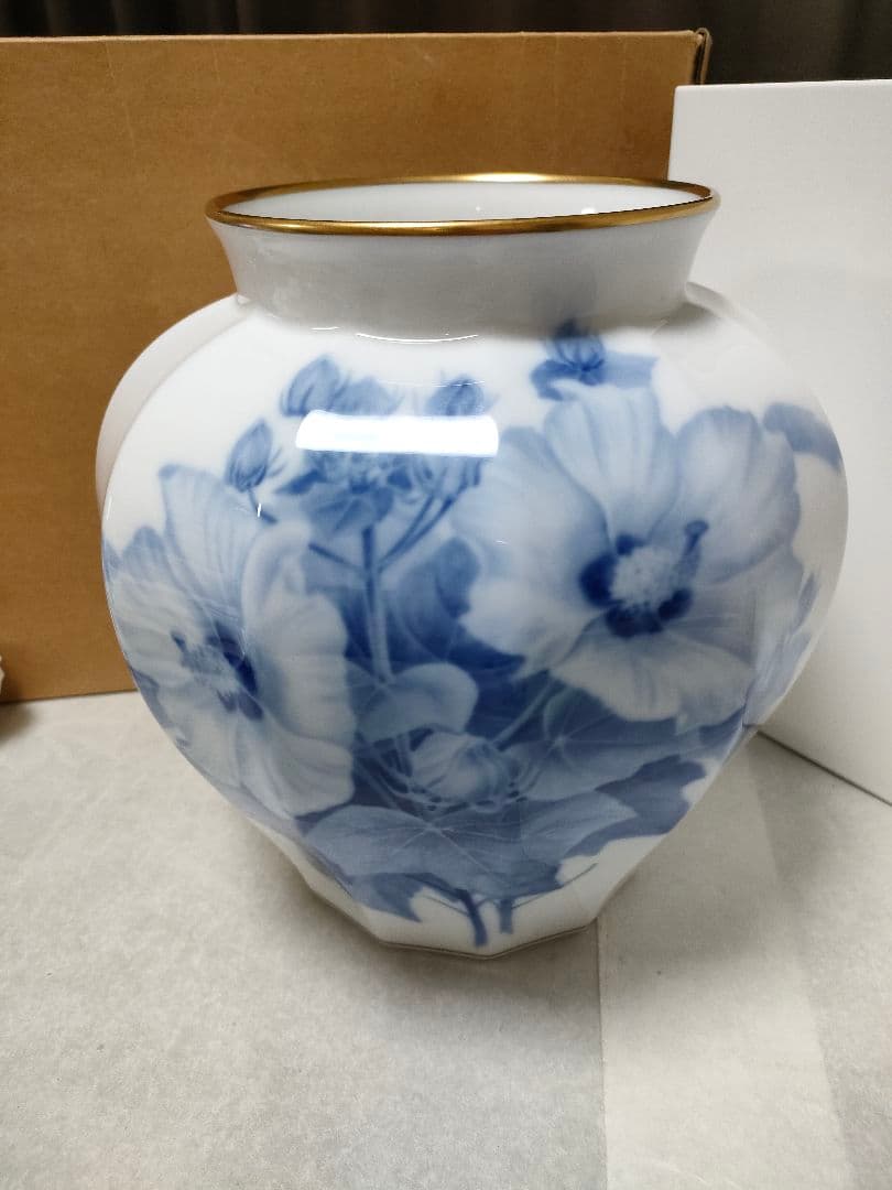 大倉陶園　花器　花瓶　花柄　金縁