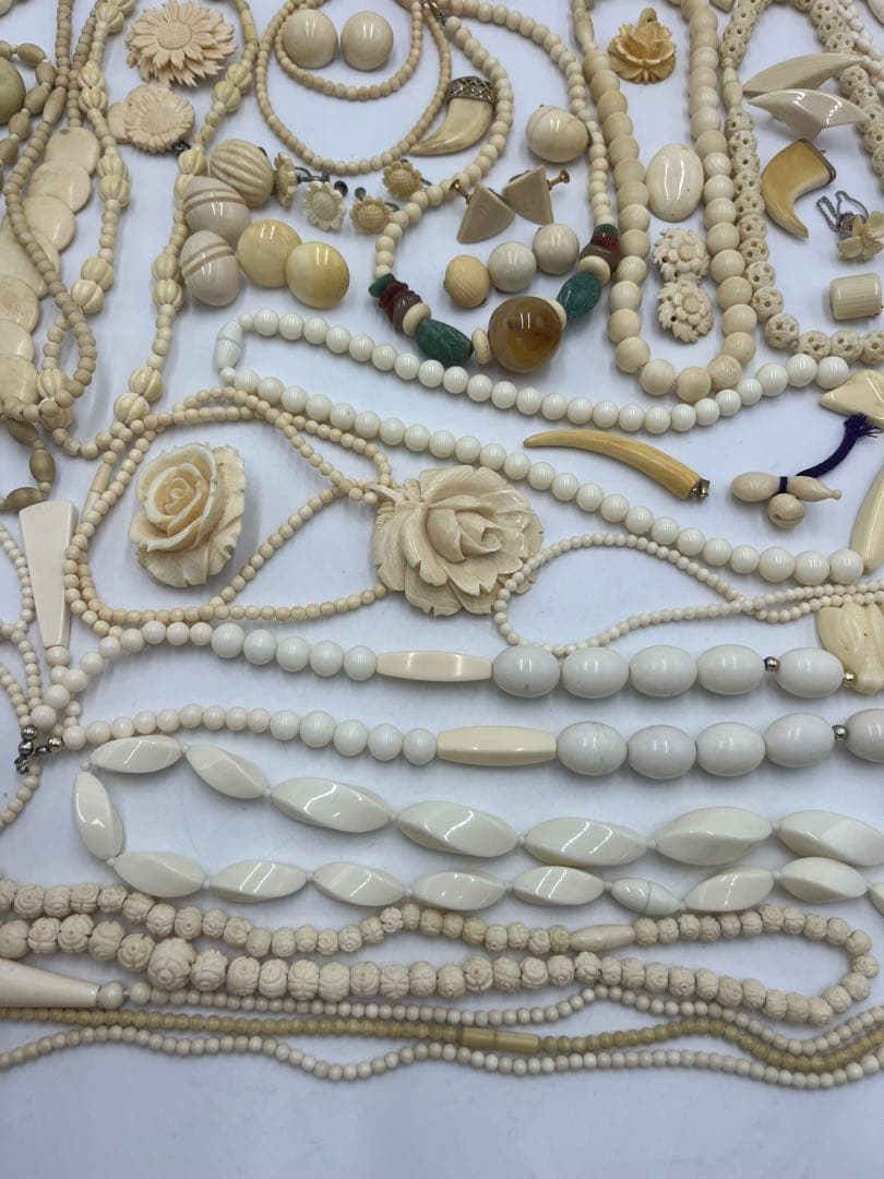 象牙調 象牙風 アクセサリー 約990g 大量 おまとめ ジュエリー ジャンク