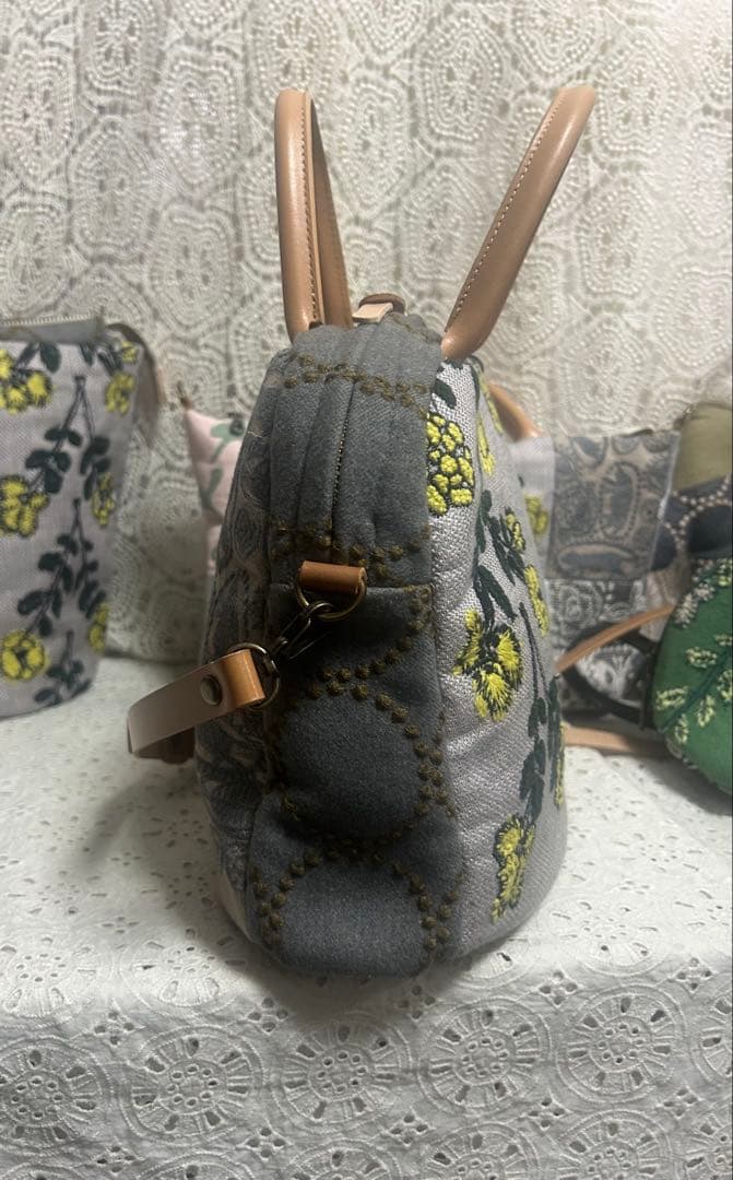 6406A ミナペルホネンハンドメイド　ブガッティラウンドバッグ