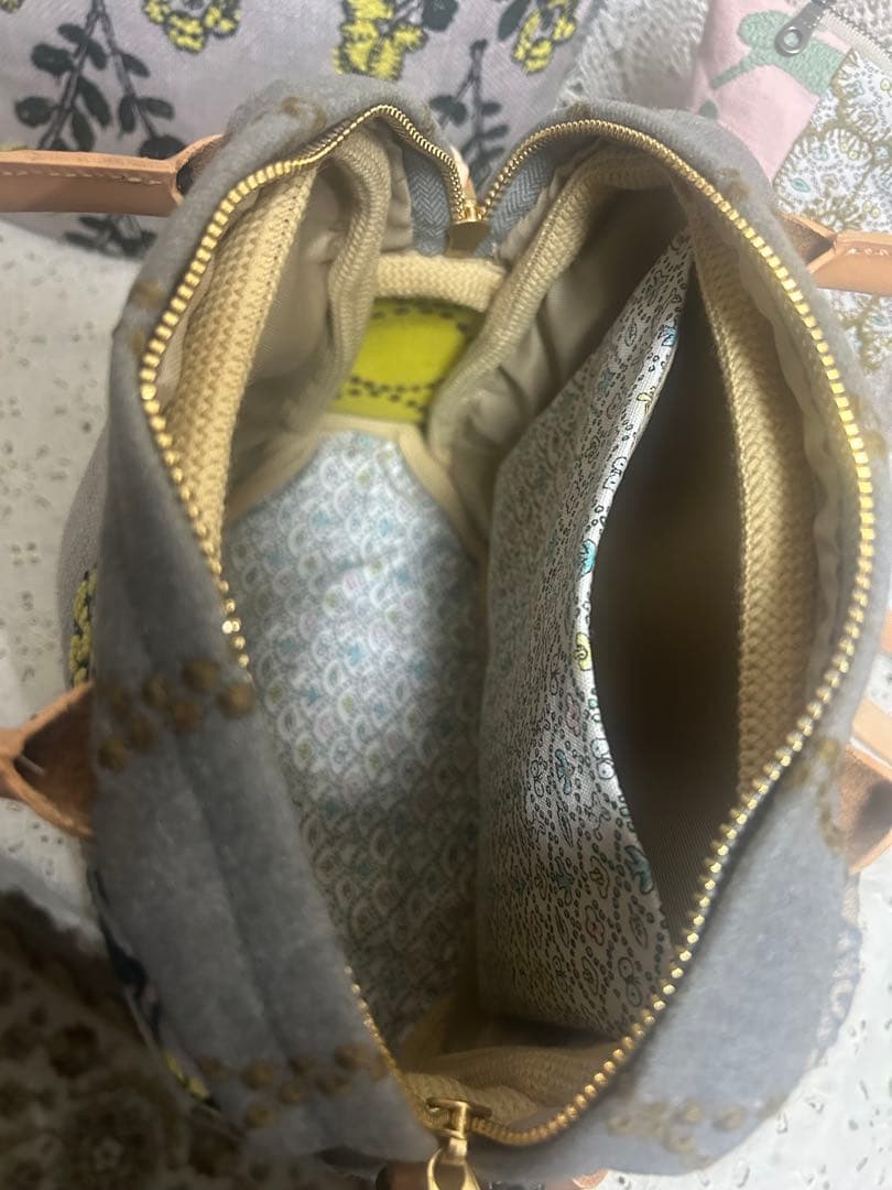 6406A ミナペルホネンハンドメイド　ブガッティラウンドバッグ