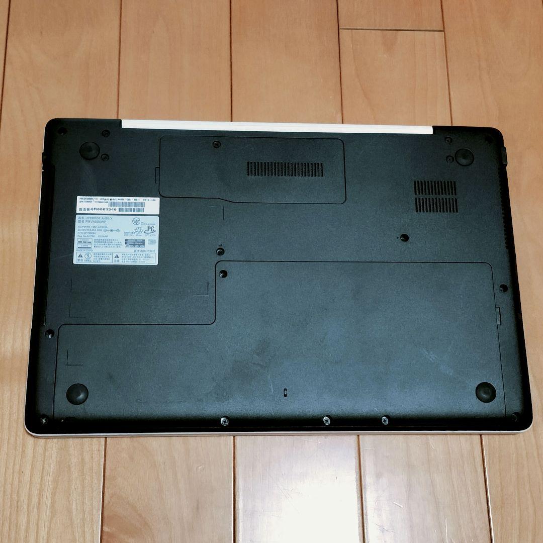 富士通 ノートPC Intel Core i7 ホワイト win10