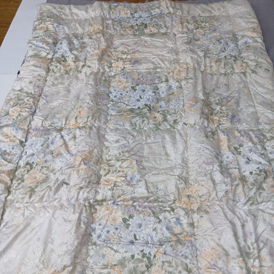 花柄羊毛混肌掛け布団 150cm x 210cm(シングルサイズ)