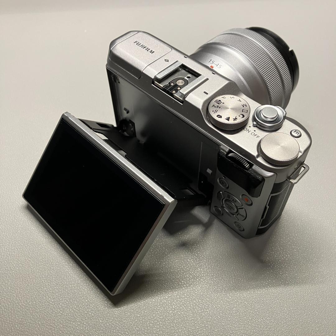 美品 FUJIFILM X-A5 レンズキット シルバー 付属品完備 おまけ多数