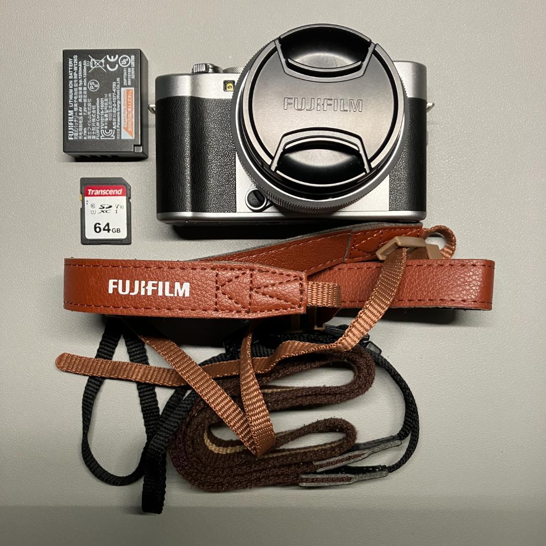 美品 FUJIFILM X-A5 レンズキット シルバー 付属品完備 おまけ多数