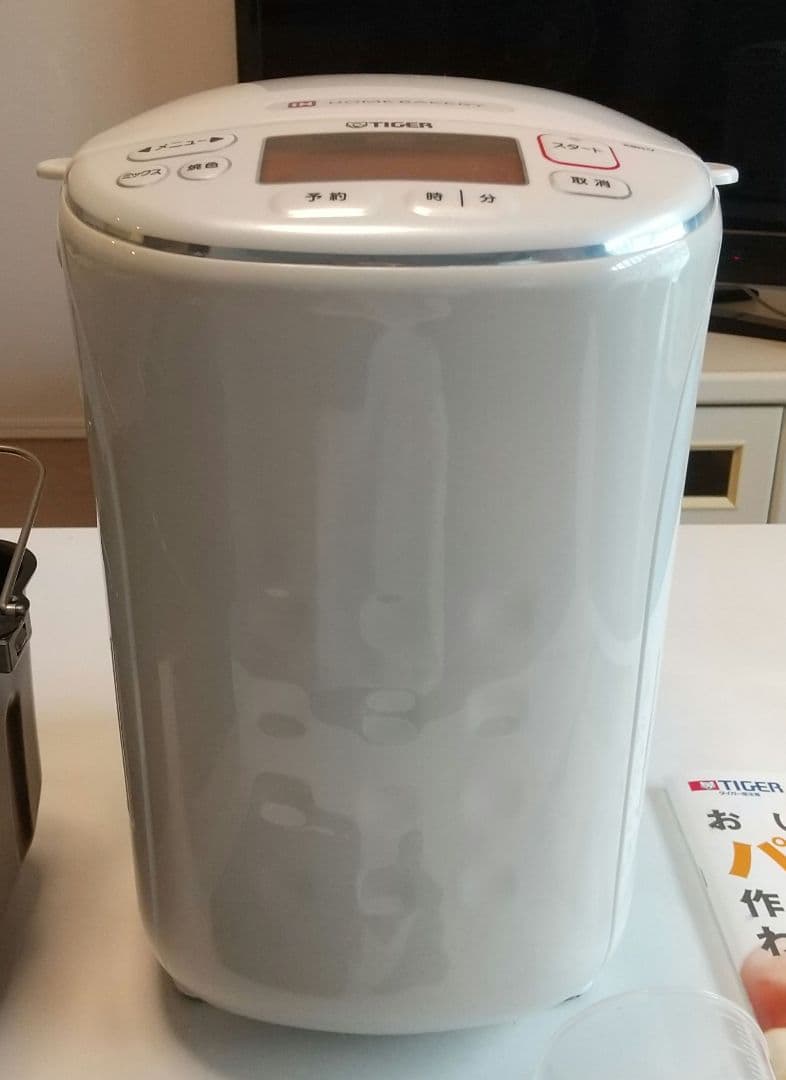 【最終値下げ】タイガー IHホームベーカリー KBH-V100-W取扱説明書付き