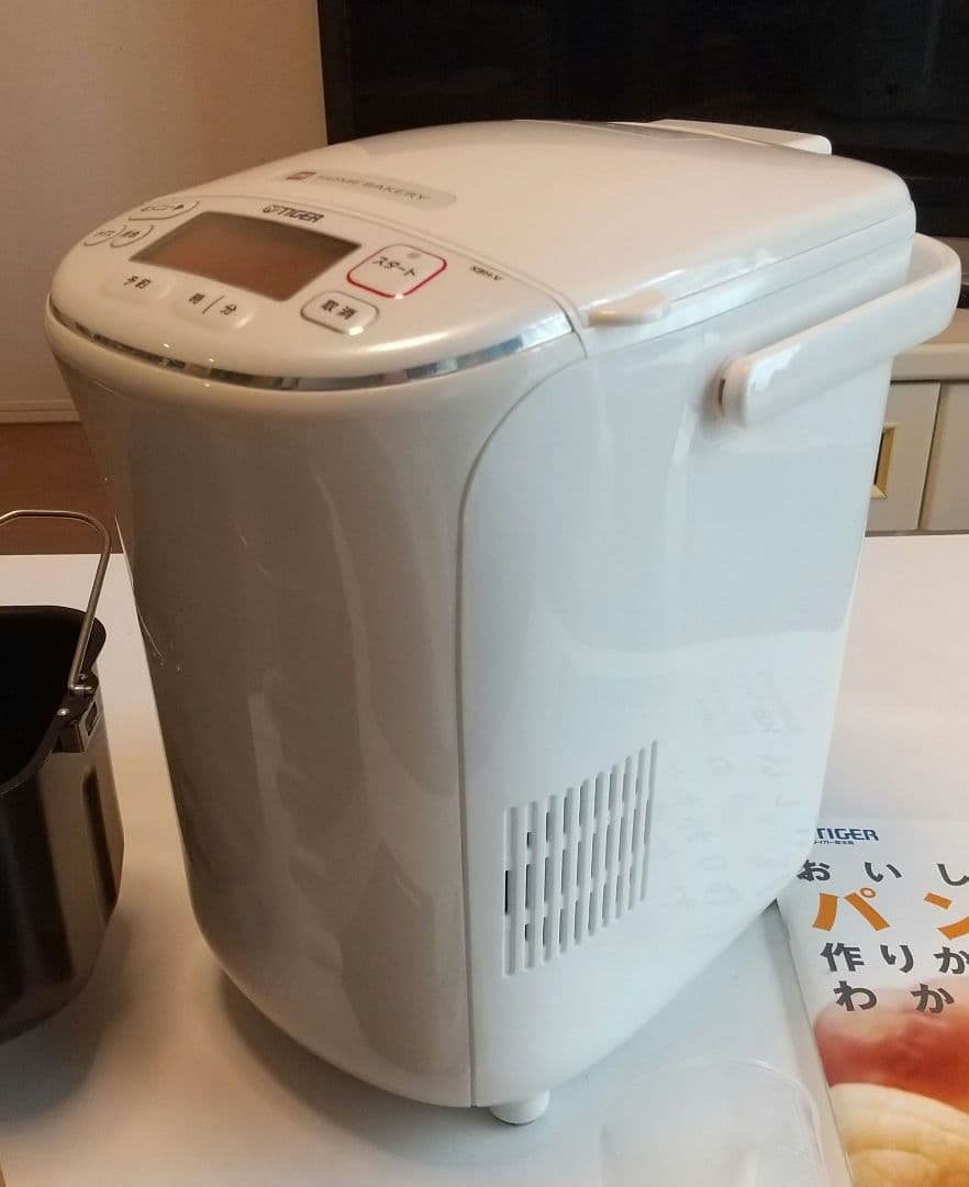 【最終値下げ】タイガー IHホームベーカリー KBH-V100-W取扱説明書付き