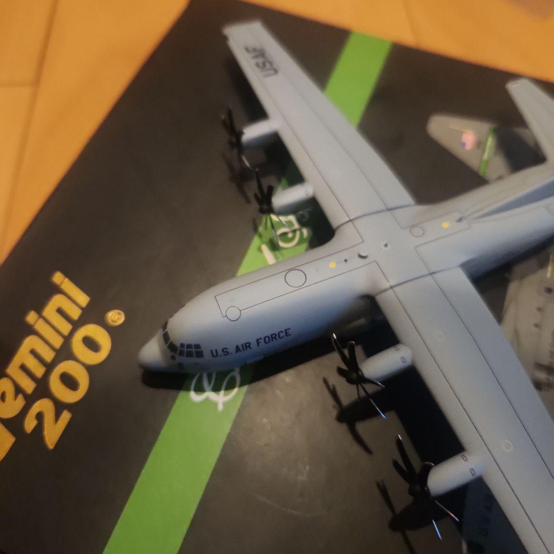 航空機・ヘリコプター Gemini 200 LOCKHEED C-130J 1/200