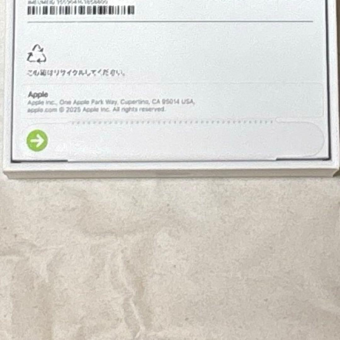 ぴーちゃんiPhone 16e 128GB ホワイト