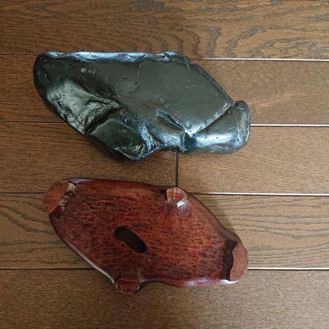 北海道 神居古潭石 2.7㎏ 鑑賞石 プロ台座付き