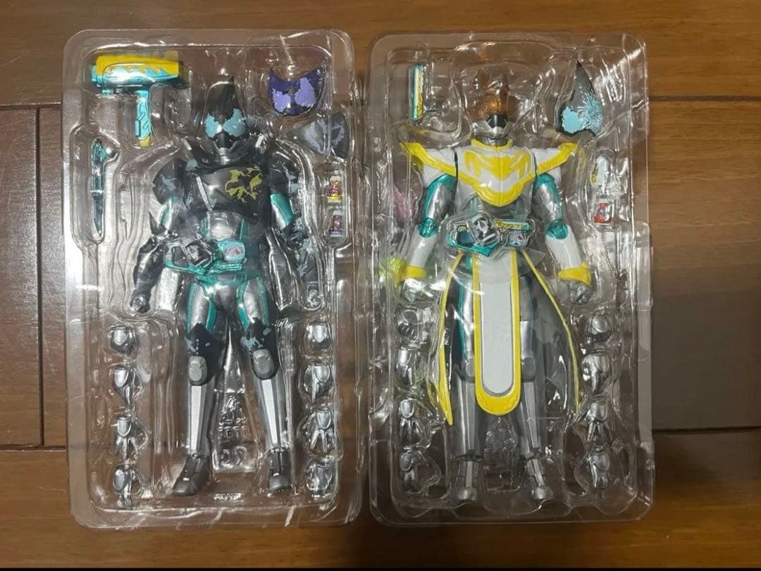 S.H.フィギュアーツ　仮面ライダーライブ 仮面ライダーエビル　セット