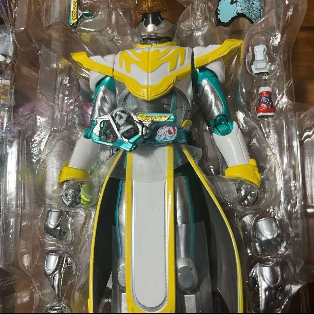 S.H.フィギュアーツ　仮面ライダーライブ 仮面ライダーエビル　セット