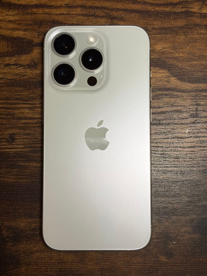 iPhone 15 Pro ホワイトチタニウム 256GB SIM フリー美品
