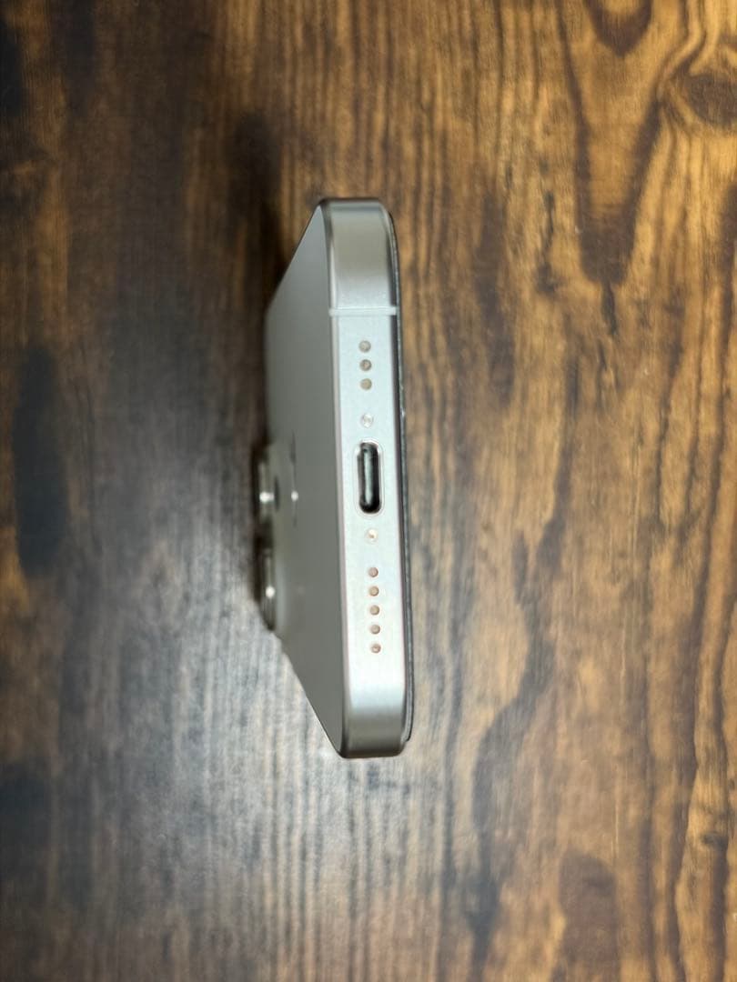 iPhone 15 Pro ホワイトチタニウム 256GB SIM フリー美品