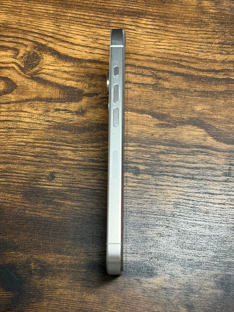 iPhone 15 Pro ホワイトチタニウム 256GB SIM フリー美品