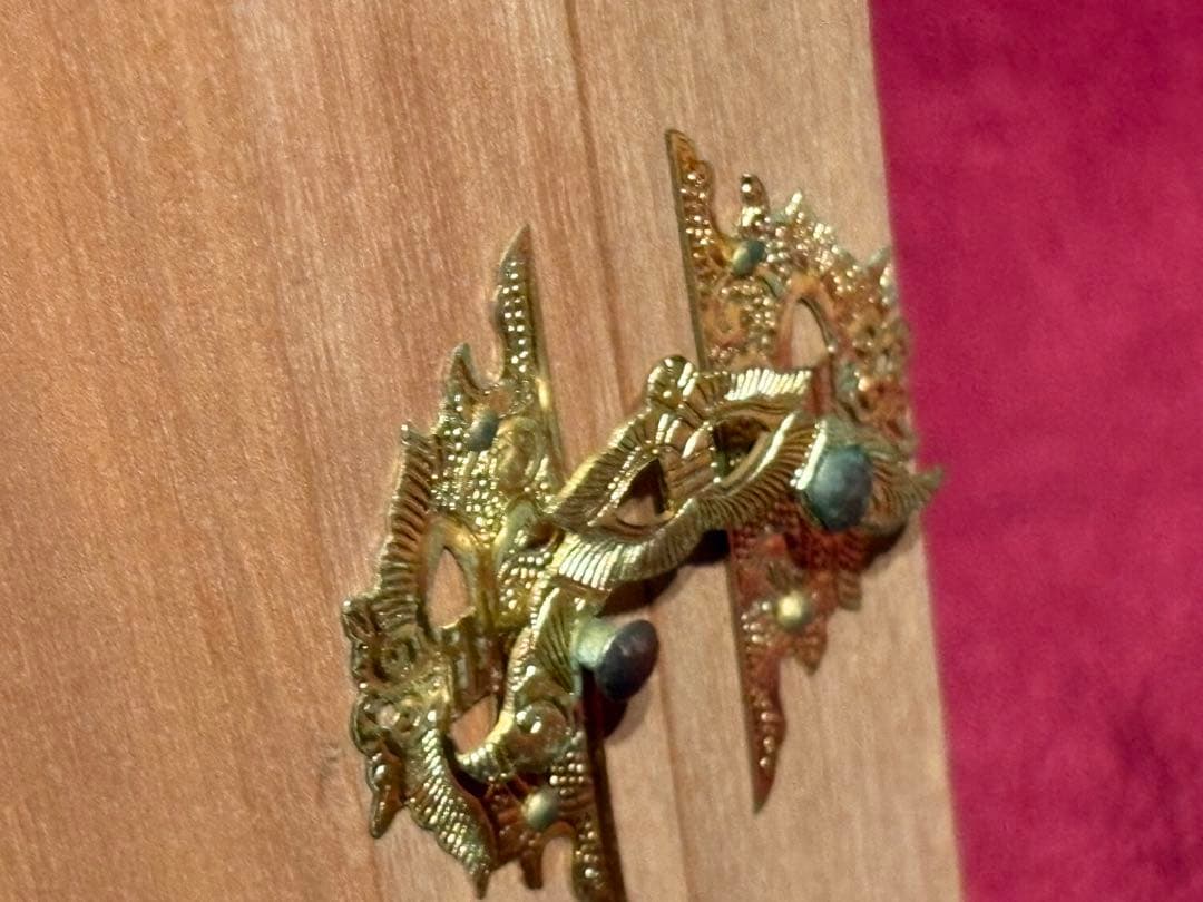 【木彫 三尊仏 厨子入り 仏像】三開き 精密彫刻 仏教美術 高さ17cm